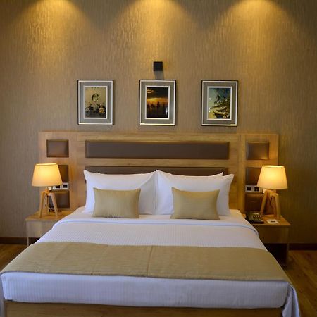 Belmont Boutique Hotel - Free Airport Shuttle Service Negombo Zimmer foto